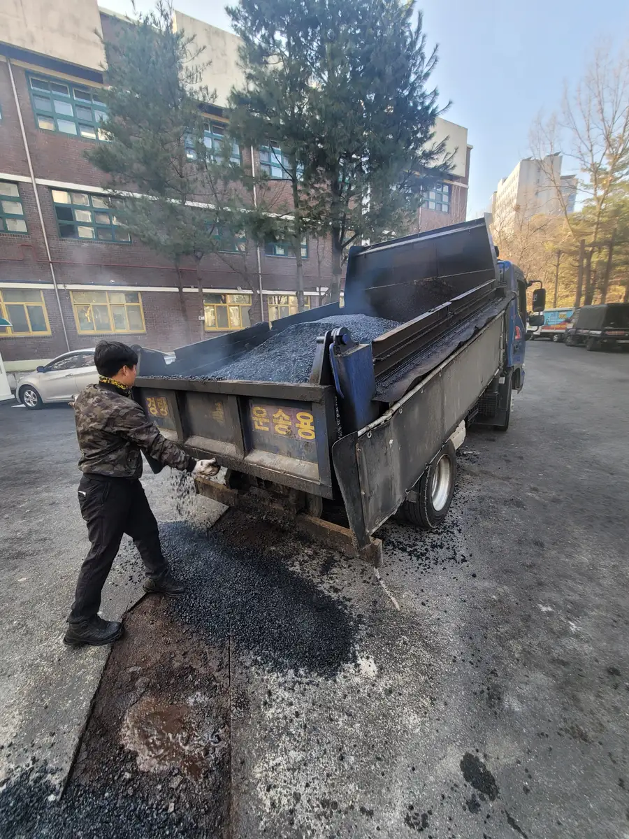 고온 상태로 반입된 아스콘 자재